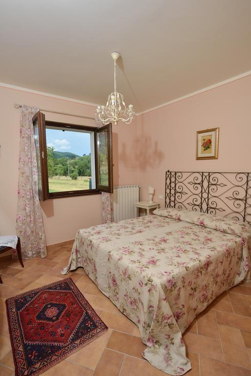 Agriturismo I Granai Crocemaroggia Exterior foto