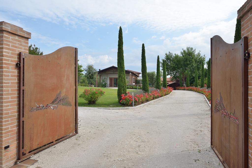 Agriturismo I Granai Crocemaroggia Exterior foto